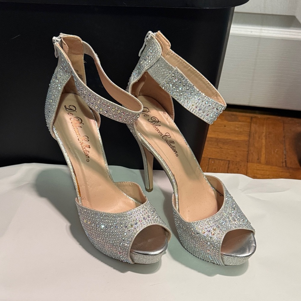 De Blossom Collection Silver Sparkle Heels